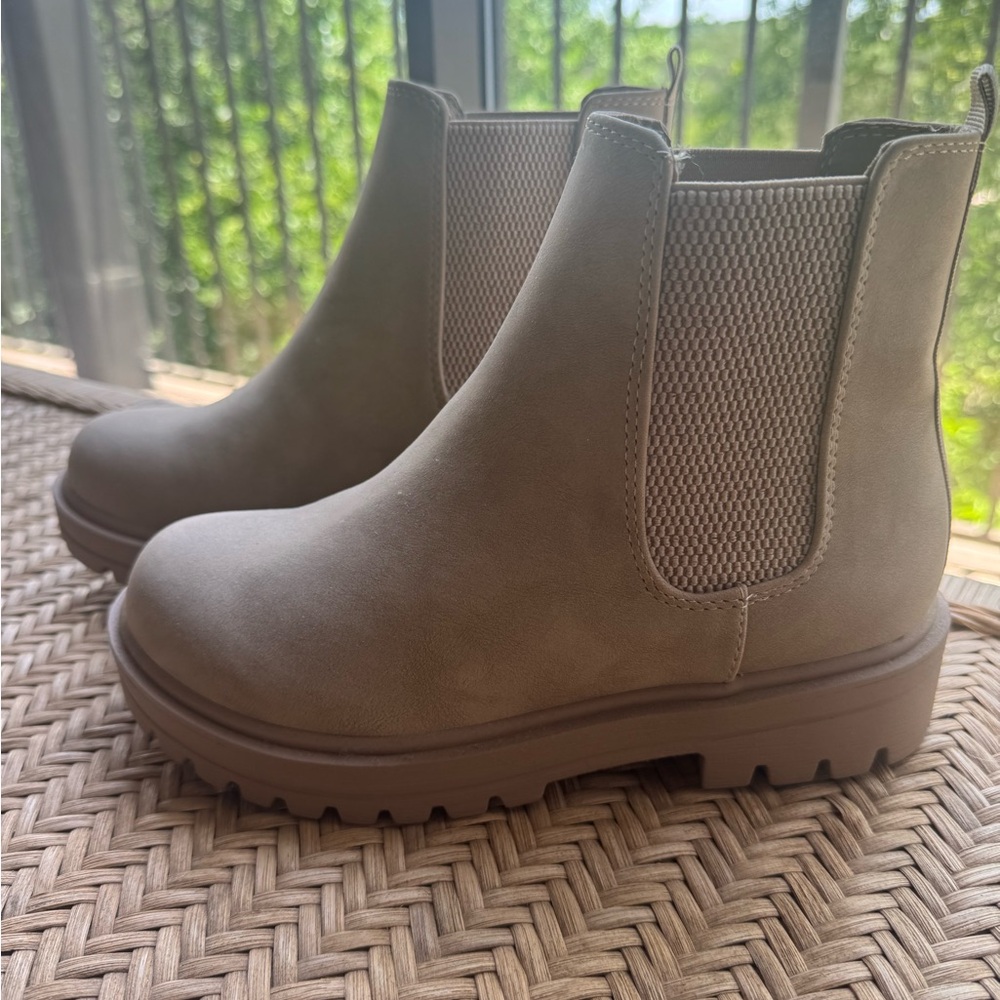 Soda Ankle Boots - Picture 3 of 7